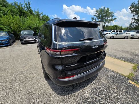 Used 2023 Jeep Grand Cherokee L Limited w/ Luxury Tech Group II AWD/4WD image 5