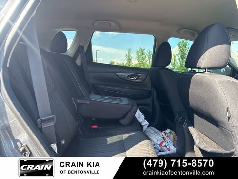 Used 2020 Nissan Rogue S w/ Special Edition Package FWD image 10