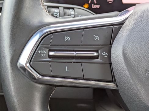 Used 2024 Chevrolet Traverse LT image 18