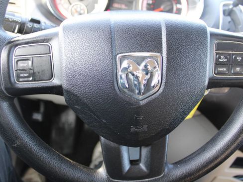 Used 2015 RAM C/V Tradesman image 12