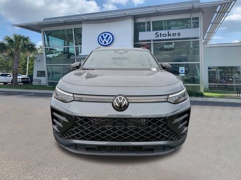 New 2026 Volkswagen Tiguan SE R-Line image 9