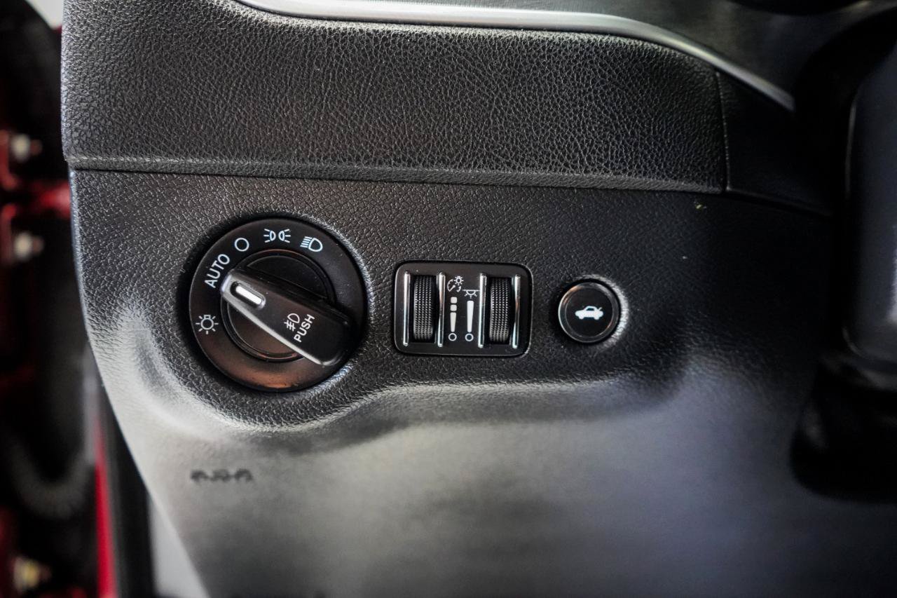 Used 2018 Dodge Charger R/T RWD image 15