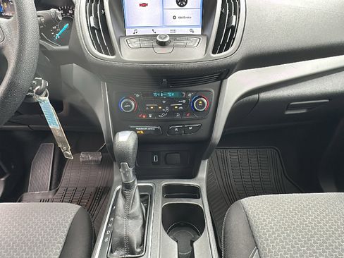 Used 2017 Ford Escape SE w/ Equipment Group 201A image 22