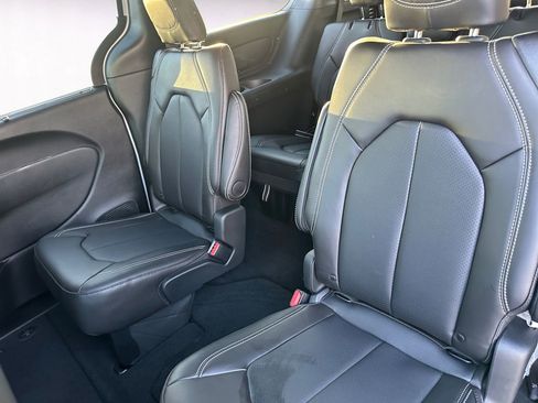 New 2026 Chrysler Voyager LX image 13