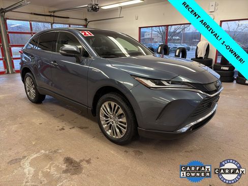 Used 2021 Toyota Venza Limited image 1