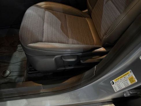 Used 2025 Buick Envista Preferred w/ Convenience II Package image 24