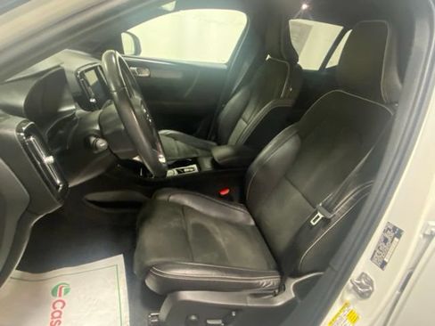 Used 2021 Volvo XC40 T5 R-Design w/ Advanced Package AWD/4WD image 11