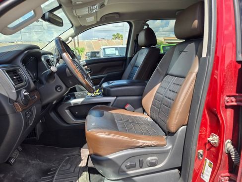 Used 2018 Nissan Titan Platinum Reserve AWD/4WD image 9