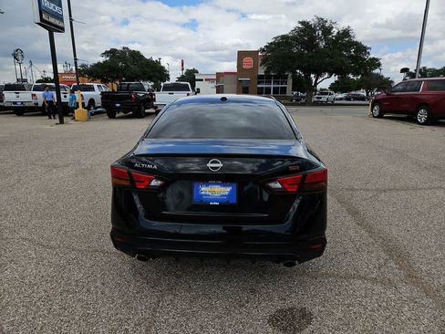 Used 2023 Nissan Altima 2.5 SR w/ SR Premium Package FWD image 7