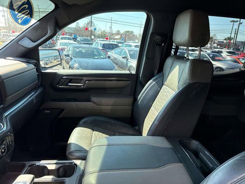 Used 2023 Chevrolet Silverado 1500 ZR2 w/ Technology Package image 14