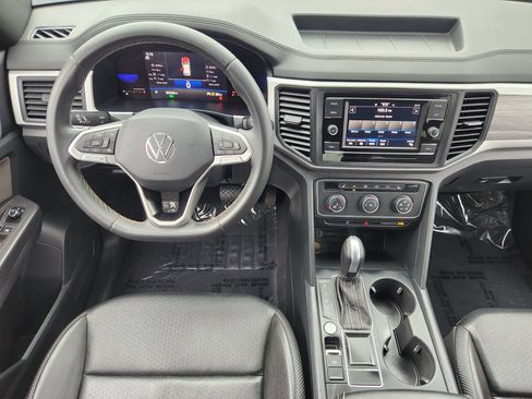 Used 2022 Volkswagen Atlas Cross Sport SE FWD image 27