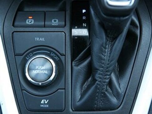 Used 2021 Toyota RAV4 XSE AWD/4WD image 23