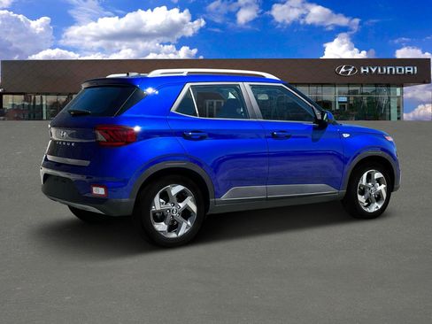 New 2025 Hyundai Venue SEL FWD image 8