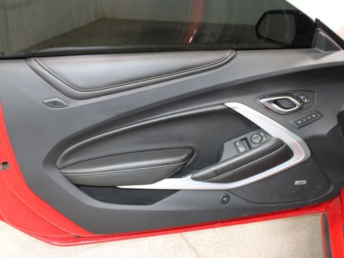 Used 2018 Chevrolet Camaro SS RWD image 19