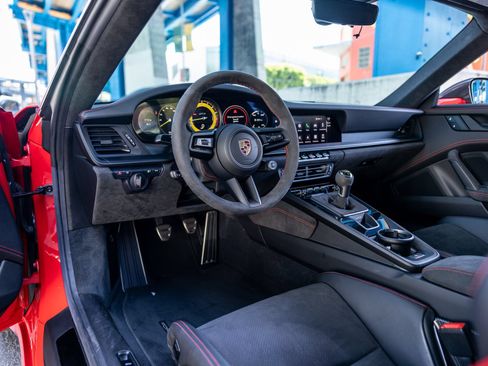 Certified 2024 Porsche 911 GT3 RWD image 4