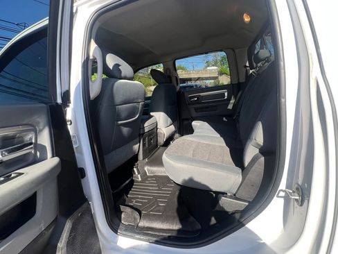 Used 2018 RAM 1500 SLT AWD/4WD image 25