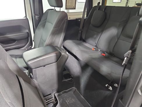 Used 2022 Jeep Wrangler Sport S image 25