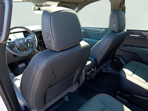 New 2026 GMC Acadia AT4 w/ Luxury Package image 21