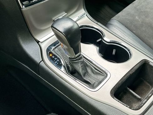 Used 2020 Jeep Grand Cherokee Altitude image 17