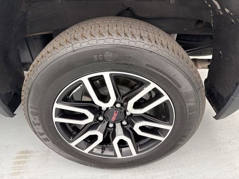 Used 2024 GMC Sierra 1500 AT4 w/ Technology Package AWD/4WD image 6