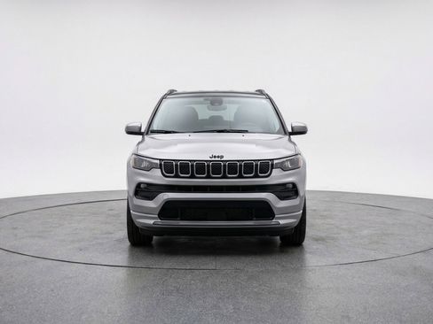 Used 2025 Jeep Compass Limited AWD/4WD image 2