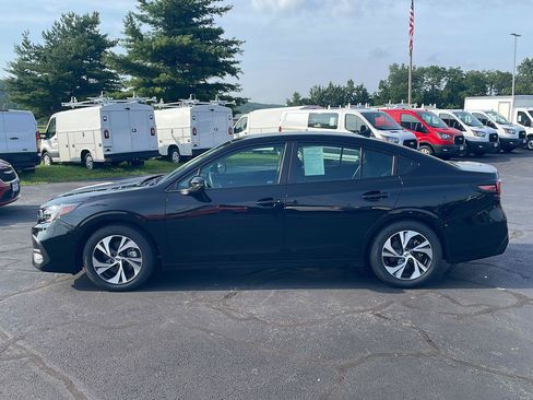 Used 2025 Subaru Legacy Premium AWD/4WD image 2