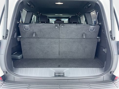 Used 2024 Lexus GX 550 image 13