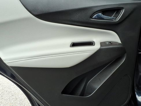 Used 2020 Chevrolet Equinox Premier FWD image 22
