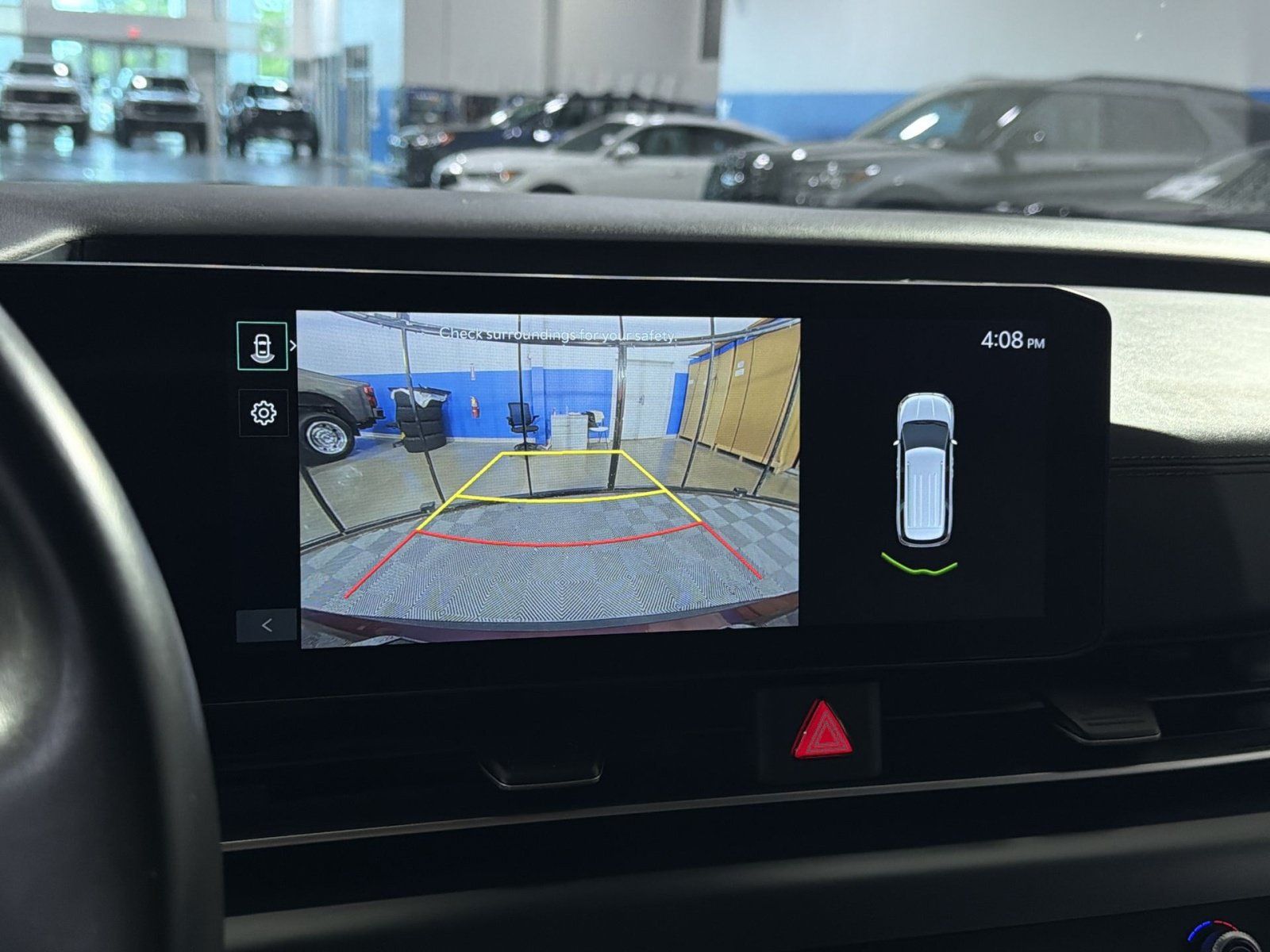Used 2025 Kia Carnival FWD image 29