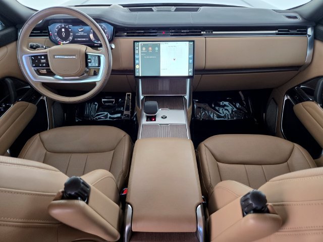 Certified 2025 Land Rover Range Rover Autobiography AWD/4WD image 4