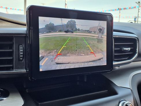 Used 2020 Ford Explorer XLT w/ Equipment Group 202A AWD/4WD image 9
