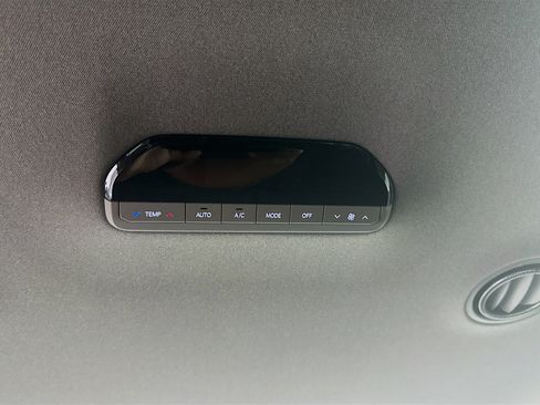 Used 2024 Kia EV9 Light RWD image 27