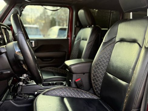 Used 2021 Jeep Wrangler Unlimited Sahara image 9