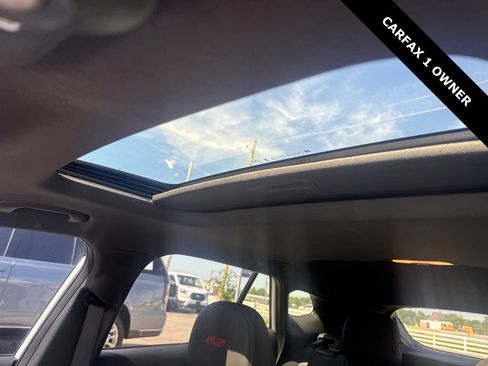 Used 2024 Chevrolet Trax RS w/ Sunroof Package FWD image 12