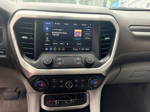 Used 2021 GMC Acadia SLT w/ LPO, Floor Liner Package FWD image 19
