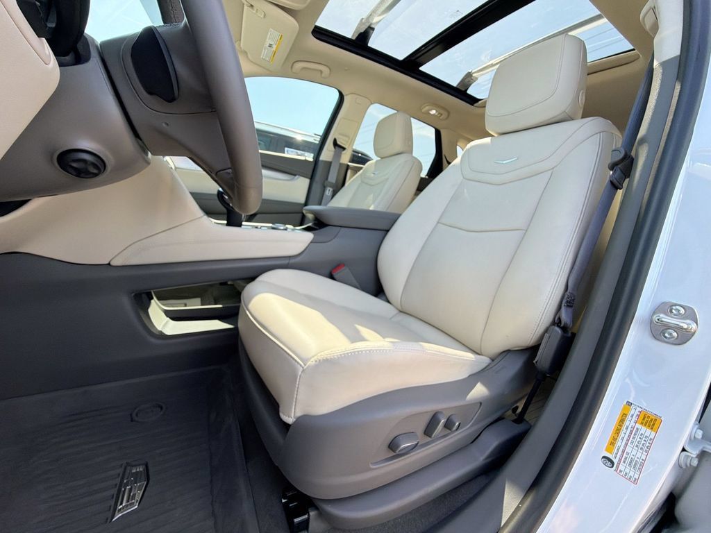 Certified 2026 Cadillac XT5 Premium Luxury w/ Driver Assist Package FWD image 17