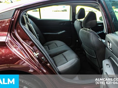 Used 2024 Nissan Altima 2.5 SV FWD image 18