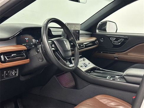 Used 2023 Lincoln Aviator Reserve w/ Jet Package image 17