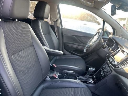 Used 2022 Buick Encore Preferred w/ Safety Package image 19