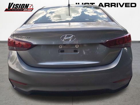 Used 2022 Hyundai Accent SE FWD image 4