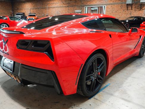 Used 2019 Chevrolet Corvette Stingray Coupe w/ Battery Protection Package RWD image 18
