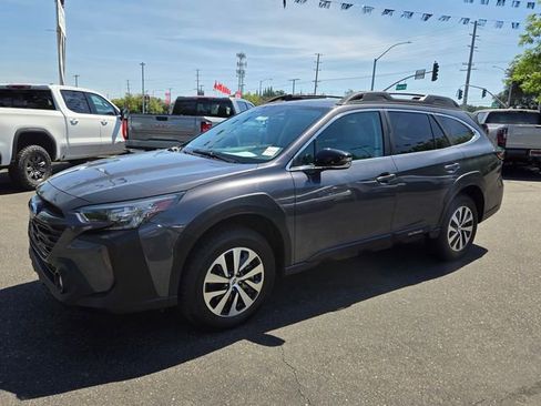 Used 2023 Subaru Outback Premium AWD/4WD image 7