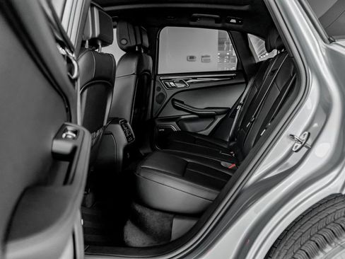 Certified 2026 Porsche Macan AWD/4WD image 29