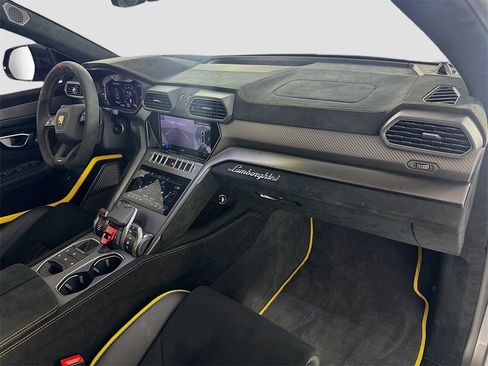 Used 2024 Lamborghini Urus Performante image 31