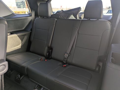 Used 2021 Chevrolet Traverse Premier w/ Redline Edition image 28