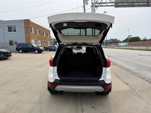 Used 2019 Ford Escape Titanium AWD/4WD image 18
