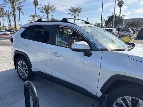 Used 2023 Toyota RAV4 XLE Premium image 28