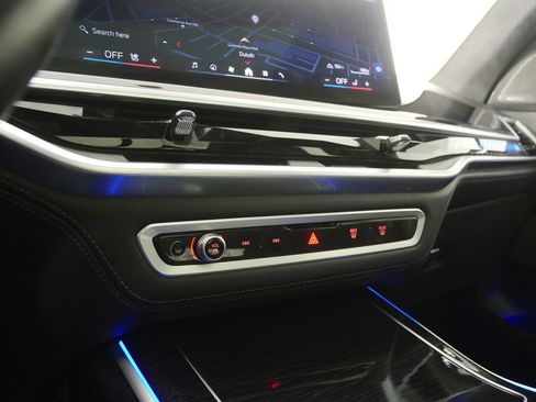 Certified 2024 BMW X7 M60i w/ Executive Package image 27
