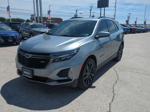 Used 2023 Chevrolet Equinox RS FWD image 4