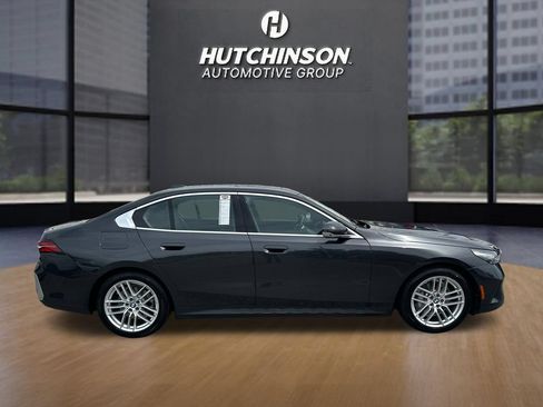 Used 2025 BMW 530i RWD image 8